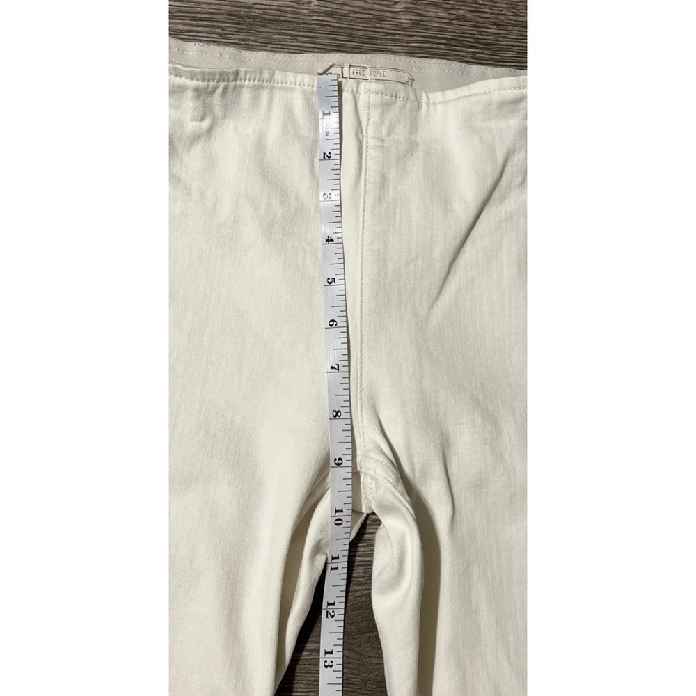 Free People Penny Stretch Pull-On Mid Rise Flare Jeans Worn White SZ 29 (28x33) - Picture 9 of 11